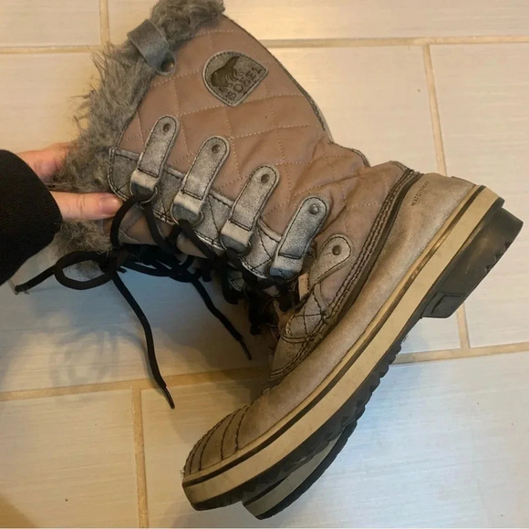 Sorel Leather Tofino Winter Quilted Factory Distressed  Style Faux Fur Boots - Picture 5 of 11